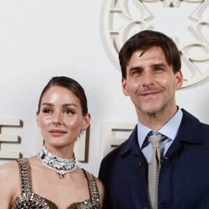 Olivia Palermo et son mari Johannes Huebl au photocall du défilé de mode Elie Saab Haute-Couture automne-hiver 2024/2025 au musée des arts décoratifs lors de la Fashion Week de Paris, France, le 26 juin 2024. © Christophe Clovis/Bestimage 