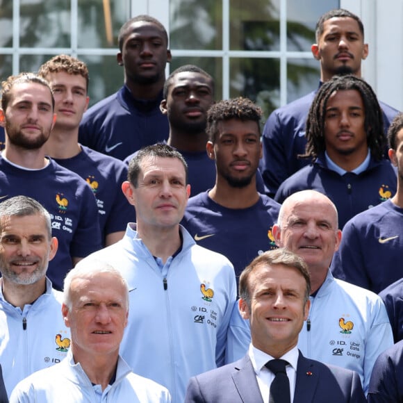 Ils en ont profité pour passer du temps avec famille et amis

Antoine Griezman, Philippe Diallo, Didier Deschamps, Kylian Mbappé, Amélie Oudéa-Castéra et l'équipe de France - Le président français, Emmanuel Macron se rend auprès de l'équipe de France masculine de football, au Centre National du Football de Clairefontaine, à Clairefontaine-en-Yvelines. Le 3 juin 2024. © Stéphane Lemouton / Bestimage