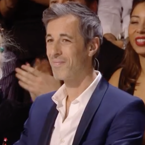 Et surtout de révéler le nom de son directeur qui était jusqu'à présent Michaël Goldman
Prime de Noël @ Star Academy