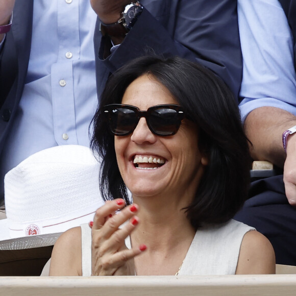 Florence Foresti - People dans les tribunes lors des Internationaux de France de Tennis de Roland Garros 2022 à Paris le 29 mai 2022. © Cyril Moreau/Bestimage 