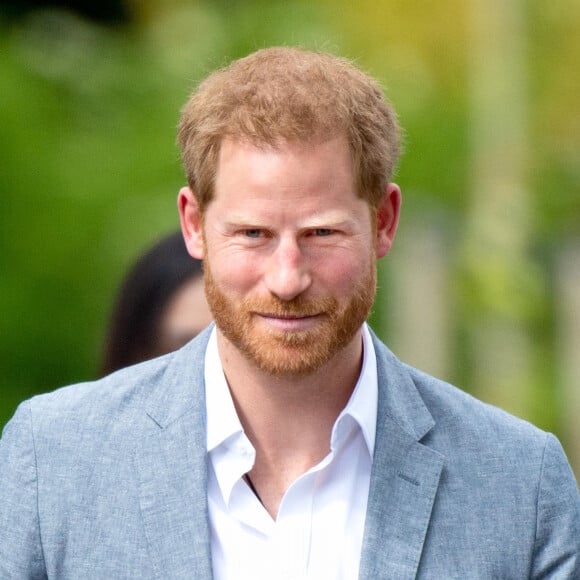  "Il y a des récipiendaires qui sont bien plus appropriés. Il y a des personnes qui travaillent dans la communauté des anciens combattants et qui font des choses extraordinaires pour aider les anciens combattants."
Le prince Harry se déplace à La Haye quelques jours après la naissance de son premier enfant Archie pour une conférence pour la prochaine compétition Invictus Games qui se déroulera aux Pays-Bas.