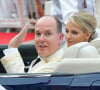 Le prince Albert de Monaco et la princesse Charlene ont officialisé leur relation en deux milles six.
Mariage du prince Albert de Monaco et de la princesse Charlene.