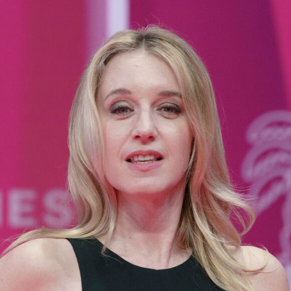 Ludivine Sagnier- Photocall de la cérémonie de clôture lors de la saison 7 du festival Canneseries à Cannes. Le 10 avril 2024 © Norbert Scanella / Panoramic / Bestimage 