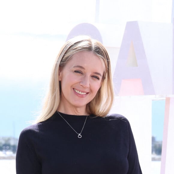 Déjà maman d'une fille avec Nicolas Duvauchelle, elle est également devenue mère de deux enfants avec le fils de Kiki Picasso. 
Ludivine Sagnier - Photocall de la série "Franklin" lors de la saison 7 du festival Canneseries à Cannes. Le 10 avril 2024 © Denis Guignebourg / Bestimage