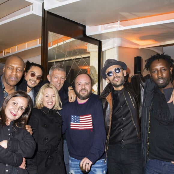 Toumani Sangaré, Nicole Schluss, le rappeur Oxmo Puccino (Abdoulaye Diarra), Kim Chapiron, Vincent Cassel, Ludivine Sagnier, Alban Ivanov, JR (Artiste), Ladj Ly lors de la remise de la médaille d'Officier des Arts et des Lettres au rappeur O.Puccino par l'acteur, réalisateur et producteur V.Cassel à l'hôtel du Collectionneur à Paris, France, le 2 mars 2020. © Jack Tribeca/Bestimage