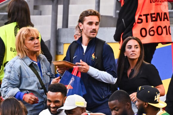 Antoine Griezmann est un cadre emblématique de l'équipe de France
Antoine Griezmann et sa femme Erika Photo by Anthony Dibon/Icon Sport/ABACAPRESS.COM
