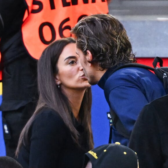 Cette dernière était présente en tribunes pour soutenir son compagnon lundi 1er juillet 2024
Antoine Griezmann et sa femme Erika. Photo by Anthony Dibon/Icon Sport/ABACAPRESS.COM