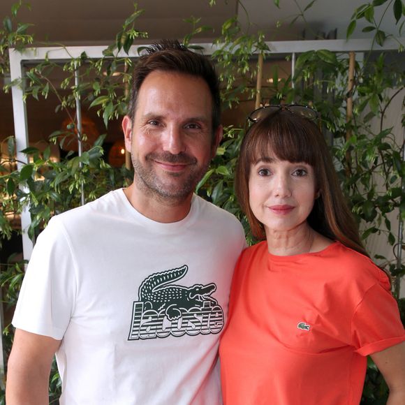 Delphine et Christophe Michalak forment un couple heureux depuis plusieurs années. 
Exclusif - Christophe Michalak et sa femme Delphine McCarty - Célébrités aux Internationaux de France de Tennis de Roland Garros. © Bertrand Rindoff / Bestimage