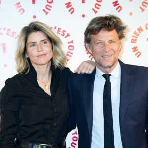 Laurent Delahousse est inquiet pour ses enfants...
Alice Taglioni et Laurent Delahousse au dîner de gala Un Rien C'est Tout au Musée de l'Arme à Paris. Aurore Marechal/ABACAPRESS.COM