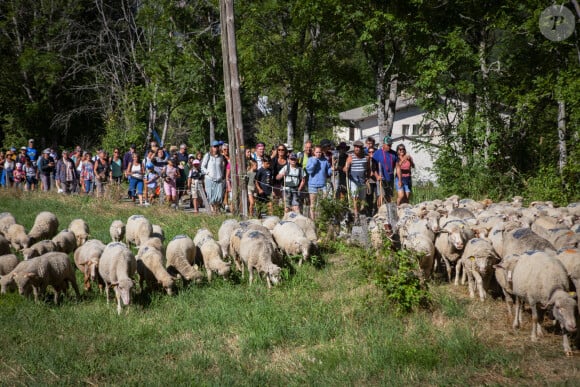 "Tant qu'on ne savait pas où il était, on pouvait encore tout imaginer. Maintenant que l'on sait, rien n'est plus pareil. Ce n'est pas le Saint-Esprit qui l'a déposé là-bas !"
Village du Haut-Vernet, où le petit Emile a disparu en juillet 2023. Photo by Thibaut Durand/ABACAPRESS.COM