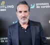  "Les gens savaient que Jean Dujardin s'était établi ici, mais personne n'est allé le crier sur les toits" a confié Caroline Frizon, directrice de l'agence qui a réalisé la transaction.
Jean Dujardin - Dîner de charité Breitling à la Samaritaine pour l'association "Premiers de Cordée" à Paris le 4 avril 2024.