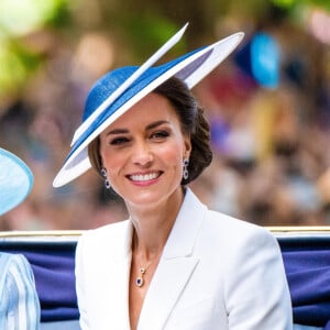 Et à la voir remettre les trophées aux vainqueurs.
Kate Middleton