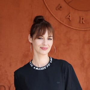 Louise Bourgoin lors des Internationaux de France de tennis de Roland Garros 2023 à Paris le 10 juin 2023