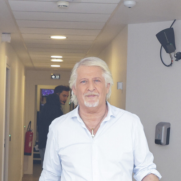 Exclusif - Patrick Sebastien - Backstage de l'émission TPMP (Touche Pas à Mon Poste) présentée en direct par C.Hanouna et diffusée sur C8 le 19 décembre 2023. © © Jack Tribeca / Bestimage