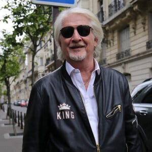 Patrick Sébastien - Les participants de l'émission "Les Grosses Têtes" à la sortie des studios RTL à Paris. Le 27 avril 2023 © Jonathan Rebboah / Panoramic / Bestimage