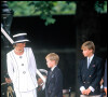 Il s'agit ni plus, ni moins, de Lady Diana, selon cette spécialiste. 
Archives - La princesse Lady Diana et ses fils, le prince Harry et le prince William à Londres pour le 50ème anniversaire de la victoire des Alliés en 1995.