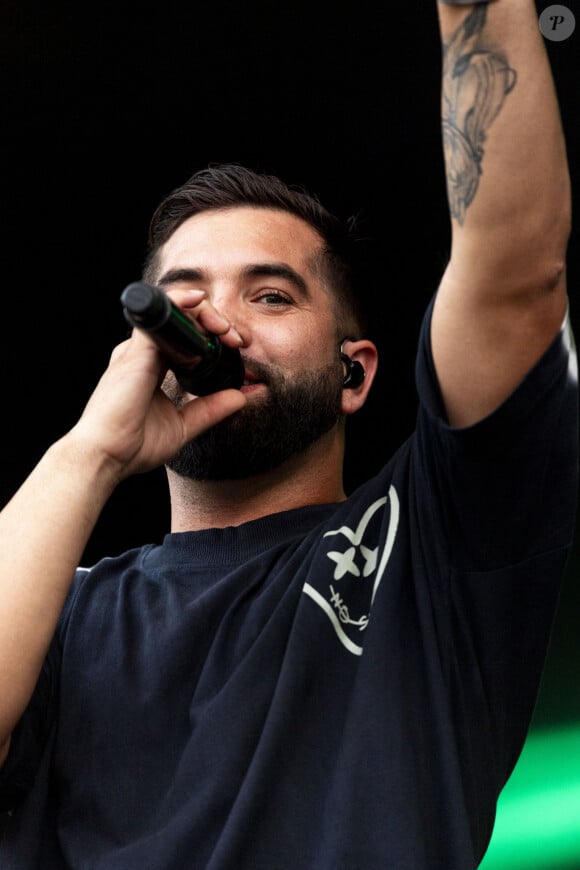 En compagnie de sa "meute". 
Kendji Girac en concert lors du Festival "Paris Paradis" au parc de la Villette à Paris le 10 septembre 2023