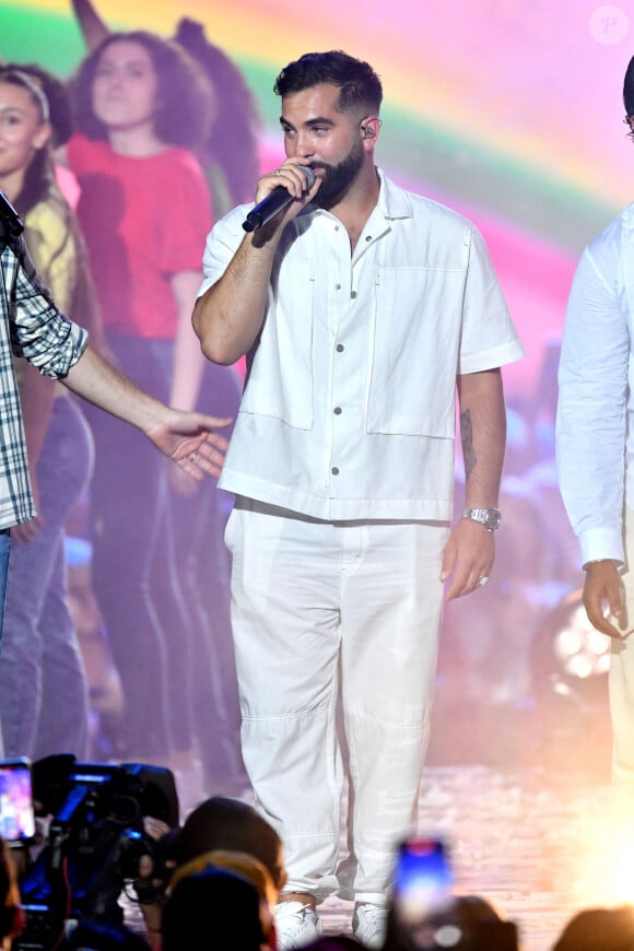 C'est ce que dévoile "Paris Match" dans son édition du jour.
Kendji Girac lors de l'enregistrement de l'émission "Les chansons de l'été" dans les Arènes de Nîmes, diffusée le 17 juin sur TF1