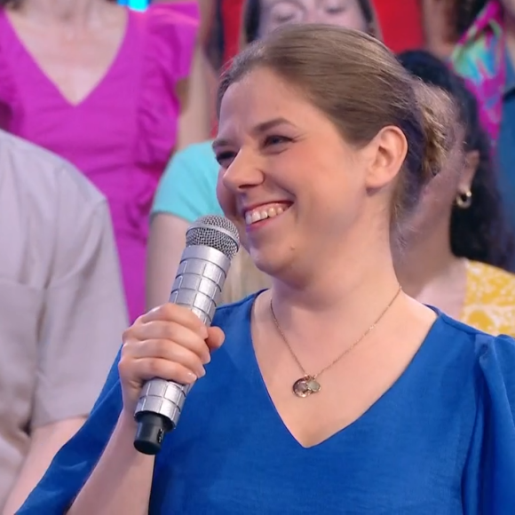 Nagui met mal à l'aise la candidate Céline dans "N'oubliez pas les paroles". France 2