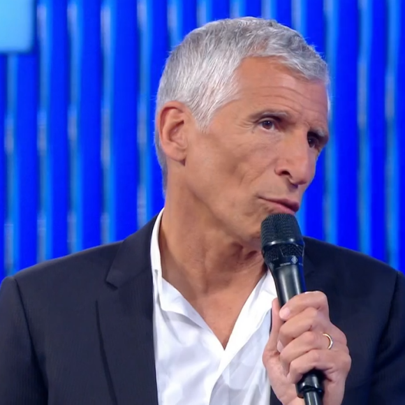 Nagui met mal à l'aise la candidate Céline dans "N'oubliez pas les paroles". France 2