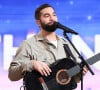 Il est déjà de retour
Kendji Girac - Les personnalités se mobilisent lors de la 37ème édition du Téléthon sur le plateau de France 2, avec pour parrain Vianney. Cette année, 80,6 millions de dons ont été promis. Le 9 décembre 2023. © Coadic Guirec / Bestimage