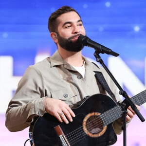 Il est déjà de retour
Kendji Girac - Les personnalités se mobilisent lors de la 37ème édition du Téléthon sur le plateau de France 2, avec pour parrain Vianney. Cette année, 80,6 millions de dons ont été promis. Le 9 décembre 2023. © Coadic Guirec / Bestimage