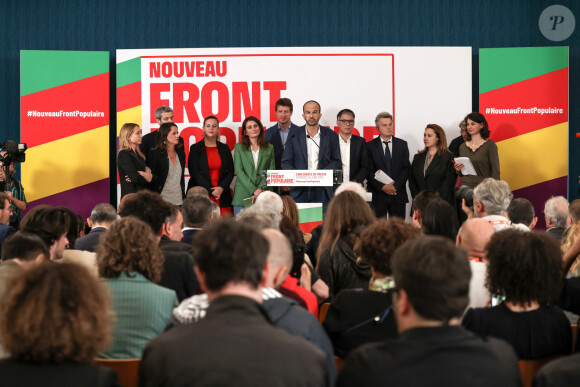 Le député du parti d'extrême gauche La France Insoumise (LFI) Manuel Bompard, Mathilde Panot, présidente du groupe LFI à l'assemblée nationale, la secrétaire nationale d'Europe-Ecologie-Les Verts (EELV), Marine Tondelier, Jeran-Francois Julliard directeur général de l'association Greenpeace, le premier secrétaire du Parti socialiste français (PS), Olivier Faure, le secrétaire national du Parti communiste français (PCF) Fabien Roussel, le sénateur écologiste et ancien candidat d'EELV à l'élection présidentielle Yannick Jadot lors d'une conférence de presse présentant le programme du tout nouveau "Nouveau Front Populaire", pacte électoral entre les partis de gauche, à la Maison de la Chimie, à Paris, France, le 14 juin 2024. Les partis de gauche de gauche se sont unis pour former une coalition électorale en vue de l'élection législative législatives anticipées convoquées par le président français à la suite d'une défaite dans les urnes européennes face à l'extrême droite, à Paris, France, le 14 juin 2024. © Stéphane Lemouton/Bestimage