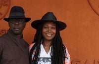 Danse endiablée et petit déhanché en couple : Lilian Thuram fan de sa femme Kareen Guiock, il ne peut lui résister ! VIDEO