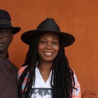 Danse endiablée et petit déhanché en couple : Lilian Thuram fan de sa femme Kareen Guiock, il ne peut lui résister ! VIDEO