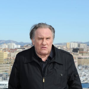 Gérard Depardieu durant le photocall organisé pour la présentation de la saison 2 de la série "Marseille" pour Netflix au Sofitel du Vieux Port à Marseille, le 18 février 2018. 8 nouveaux épisodes qui seront diffusés à partir du 23 février. © Bruno Bebert / Bestimage