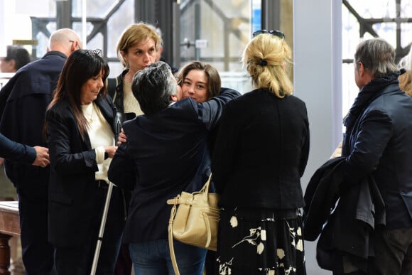 Marie Berry (soeur de Richard Berry), Pascale Louange (femme de Richard Berry) et Joséphine Berry (fille de Richard Berry) - Arrivées au procès en diffamation de Coline Berry envers Jeane Manson au tribunal de Lyon. Le 7 mai 2024