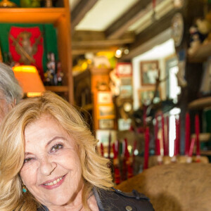 Hervé Vilard et Nicoletta lors de la séance de dédicaces annuelle "Foret Des Livres" à Chanceaux-Pres-Loches, près de Tours, France, le 29 août 2021. Photo par Pascal Avenet/ABACAPRESS.COM