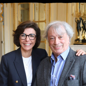 Rachida Dati, Hervé Vilard - R.Dati, ministre de la Culture, remet les insignes de Commandeur de l'ordre des Arts et des Lettres à Nicoletta au ministère de la Culture à Paris le 18 juin 2024. © Alain Guizard / Bestimage 