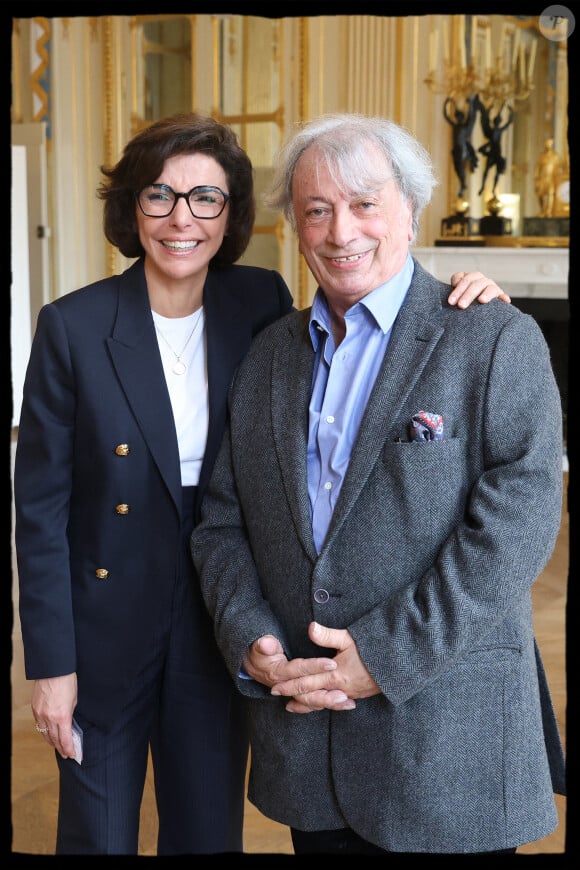 Rachida Dati, Hervé Vilard - R.Dati, ministre de la Culture, remet les insignes de Commandeur de l'ordre des Arts et des Lettres à Nicoletta au ministère de la Culture à Paris le 18 juin 2024. © Alain Guizard / Bestimage 