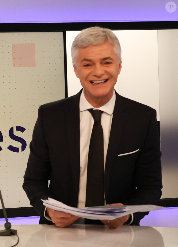 Exclusif - Cyril Viguier sur le plateau de l'émission "Face aux territoires" présentée par Cyril Viguier dans les studios de TV5 Monde à Paris, France, le 25 mai 2023. © Coadic Guirec/Bestimage 