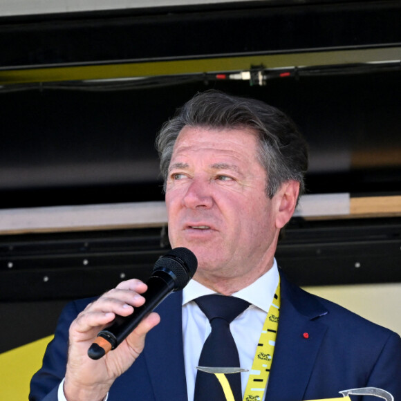 Christian Estrosi et Christian Prudhomme, le directeur du Tour de France, - Christian Estrosi, le maire de Nice, et sa femme Laura Tenoudji ont donné le départ de la 20ème étape entre Nice et le Col de la Couillole lors de la 111ème édition du Tour de France, sur le port de Nice, le 20 juillet 2024. © Bruno Bebert/Bestimage 