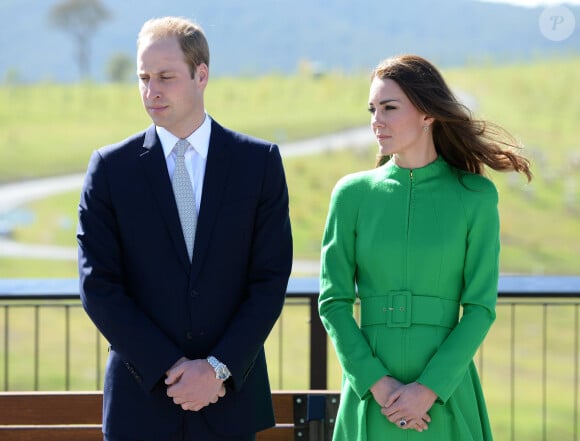 Il s'agit d'une suite luxueuse qui accueille uniquement certains VIP
Le prince William et Catherine Kate Middleton, la duchesse de Cambridge visitent l'Arboretum National où ils plantent un arbre et rencontrent les enfants de la communauté dans le cadre de leur visite officielle en Australie, le 24 avril 2014. Ils ont ensuite visité la National Portrait Gallery à Canberra 