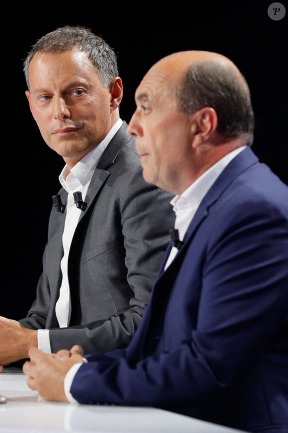 Semi-exclusif - Marc-Olivier Fogiel (directeur général de BFMTV), Hervé Beroud (directeur général délégué de Altice Média, chargé de l' information et du sport) - Conférence de presse de rentrée de BFMTV saison 2021/2022 à l'Altice Campus à Paris, France, le 25 août 2021. © Christophe Clovis/Bestimage 