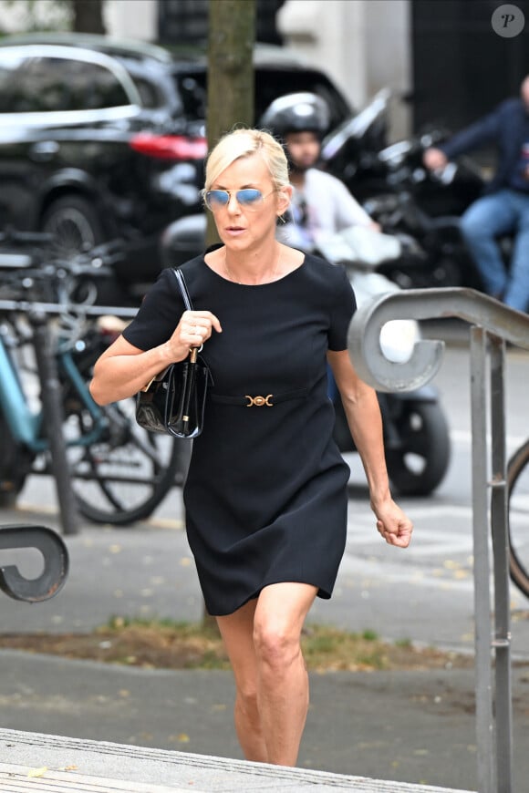 Ainsi que Laurence Ferrari 
Laurence Ferrari - Arrivées aux obsèques de Nonce Paolini en l'église Saint-Honoré-d'Eylau, 66 bis, avenue Raymond-Poincaré à Paris, France, le 23 juillet 2024.