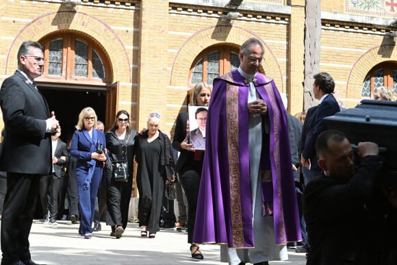 Catherine Falgayrac (femme du défunt), famille et proche - Sorties des obsèques de Nonce Paolini en l'église Saint-Honoré-d'Eylau, 66 bis, avenue Raymond-Poincaré à Paris, France, le 23 juillet 2024.