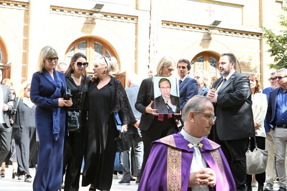 Catherine Falgayrac (femme du défunt), famille et proche - Sorties des obsèques de Nonce Paolini en l'église Saint-Honoré-d'Eylau, 66 bis, avenue Raymond-Poincaré à Paris, France, le 23 juillet 2024.