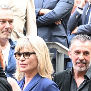 Marc-Emmanuel Dufour et Laurence Ferrari - Sorties des obsèques de Nonce Paolini en l'église Saint-Honoré-d'Eylau, 66 bis, avenue Raymond-Poincaré à Paris, France, le 23 juillet 2024.