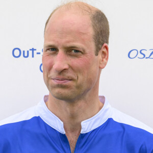 A rappeler que le duché de Cornouailles s'étend sur 23 comtés du Pays de Galles et d'Angleterre, sans oublier le terrain de cricket Oval et les 67 000 acres de Dartmoor. 
Le prince William de Galles lors du match caritatif de polo "Royal Charity Polo Cup" au Guards Polo Club à Windsor. Le 12 juillet 2024 © Cover Images / Zuma Press / Bestimage 