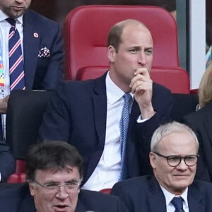 Le prince William, prince de Galles, dans les tribunes du match de l'Euro 2024 "Angleterre - Suisse (1-1 / 5-3 tab)" à Dusseldorf, le 6 juillet 2024. 