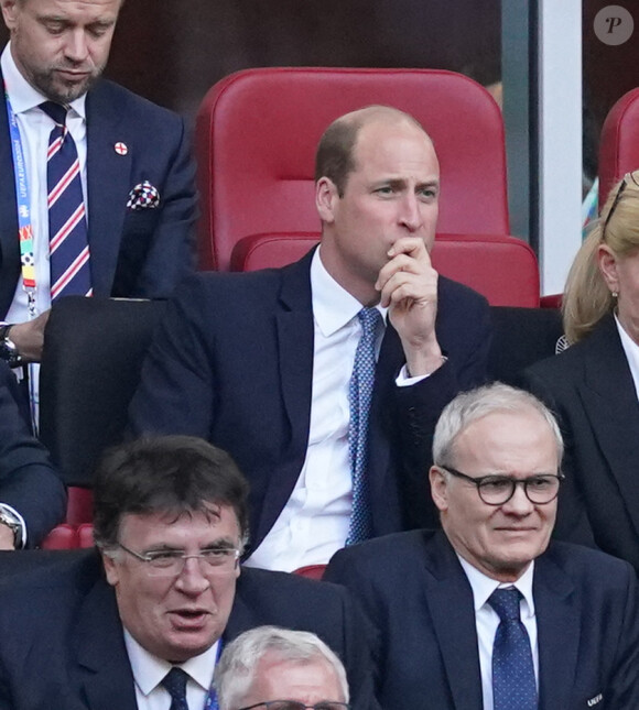 Le prince William, prince de Galles, dans les tribunes du match de l'Euro 2024 "Angleterre - Suisse (1-1 / 5-3 tab)" à Dusseldorf, le 6 juillet 2024. 