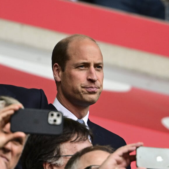 Le prince William, prince de Galles assiste au match de l'Euro 2024 Angleterre / Suisse (1-1 tab 5-3) au stade Esprit Arena à Dusseldorf le 6 juillet 2024. © Imago / Panoramic / Bestimage 