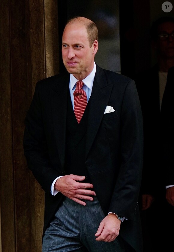 En tout cas, le prince William serait très impliqué dans la gestion de son domaine !
L'empereur Naruhito et l'impératrice Masako quittent leur hôtel, en préscence du prince William, prince de Galles, avant la cérémonie d'accueil du roi d'Angleterre, le 25 juin 2024. 