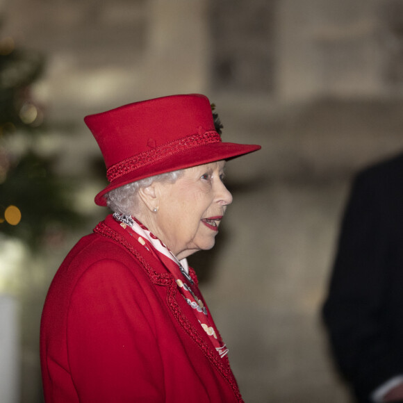 La reine Elisabeth II d'Angleterre - La famille royale se réunit devant le chateau de Windsor pour remercier les membres de l'Armée du Salut et tous les bénévoles qui apportent leur soutien pendant l'épidémie de coronavirus (COVID-19) et à Noël le 8 décembre 2020. 