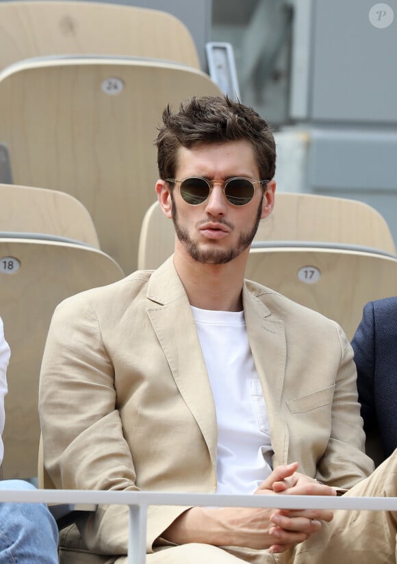 Jean-Baptiste Maunier dans les tribunes lors des internationaux de tennis de Roland Garros à Paris, France, le 31 mai 2019. © Jacovides-Moreau/Bestimage