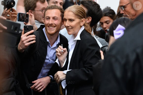 Céline Dion quitte le Royal Monceau pour préparer la cérémonie d'ouverture des Jeux Olympiques (JO 2024) à Paris le 23 juillet 2024